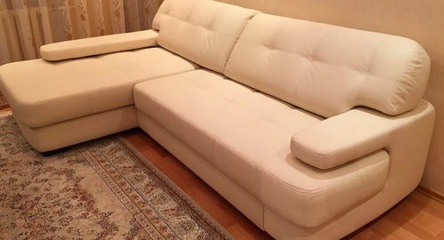 Обивка углового дивана.  Новопетровское